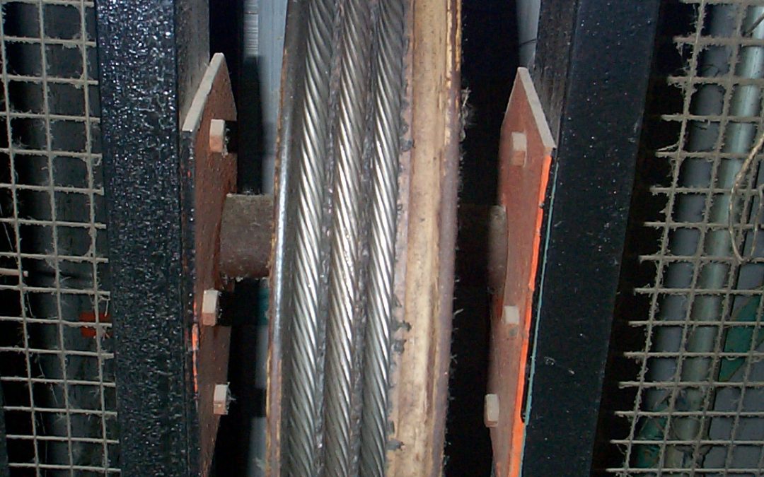 Sheave grooves worn with rope pattern